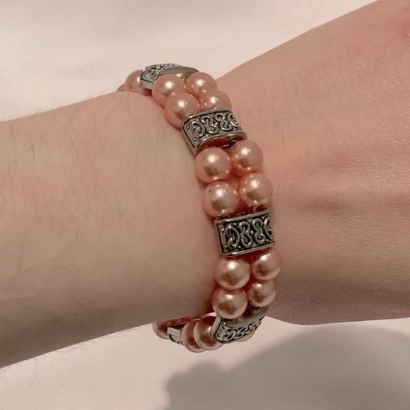 Pink Faux Pearl Silver Beaded Elastic Bracelet - Picture 5 of 6